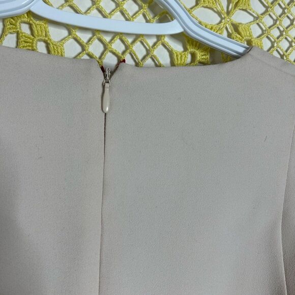 Marciano dresses / Cream Lace Dress / Size 4 - Picture 12 of 16